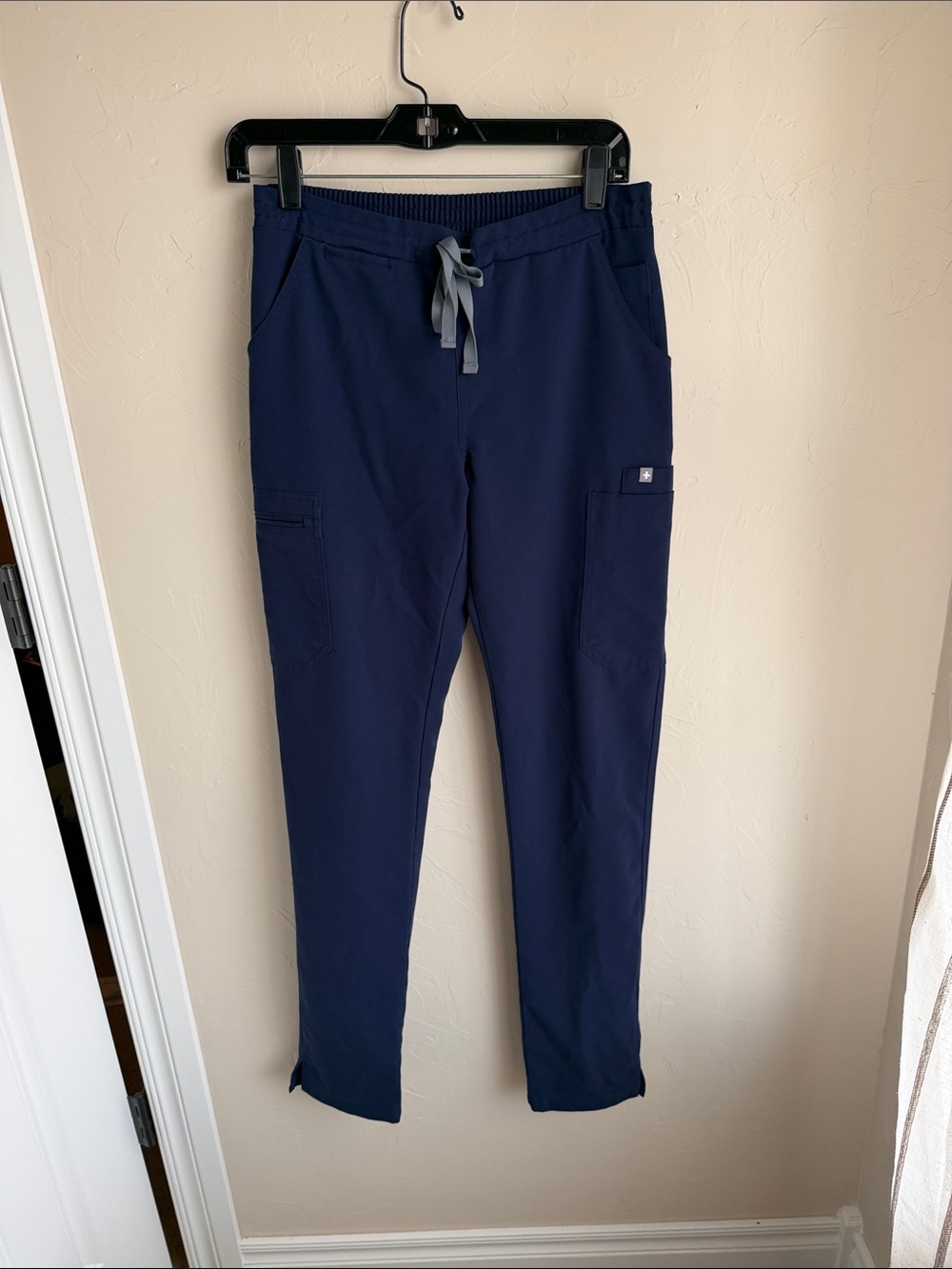 Figs Women’s Navy Yola Skinny Scrub Pants- XS/T